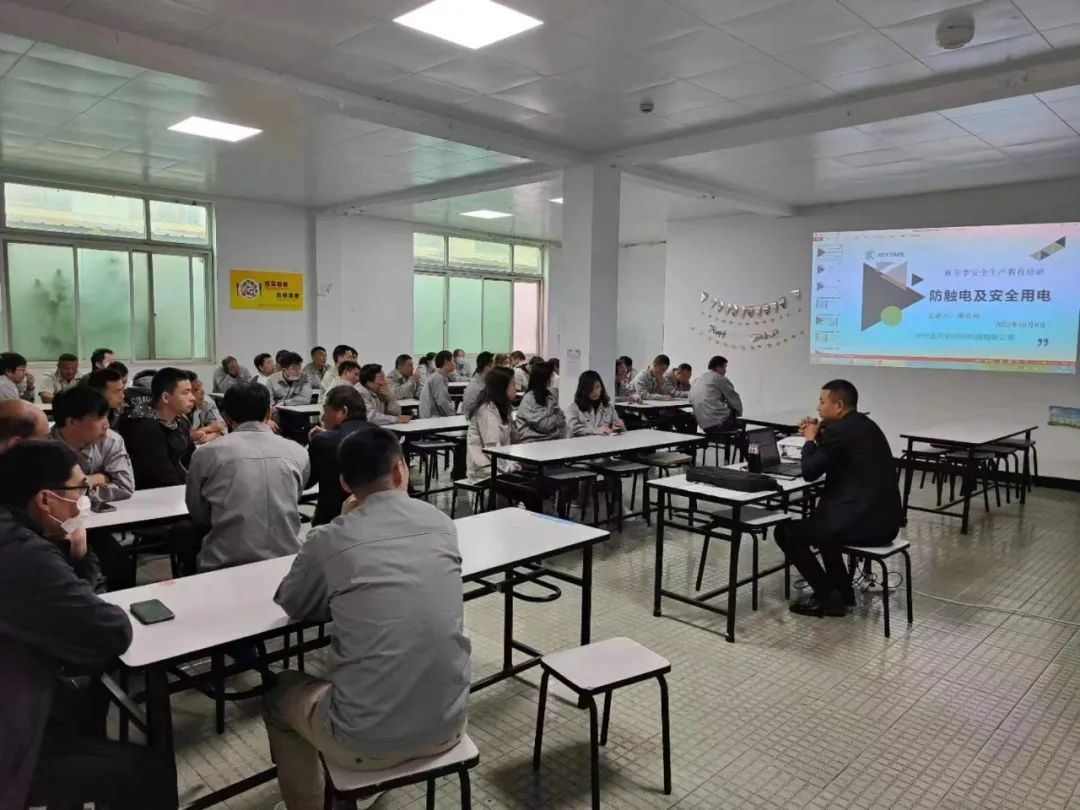 戰(zhàn)疫升級扛重任，同舟共濟克時艱